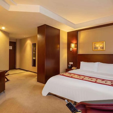 Ramada Shanghai Wujiaochang Экстерьер фото